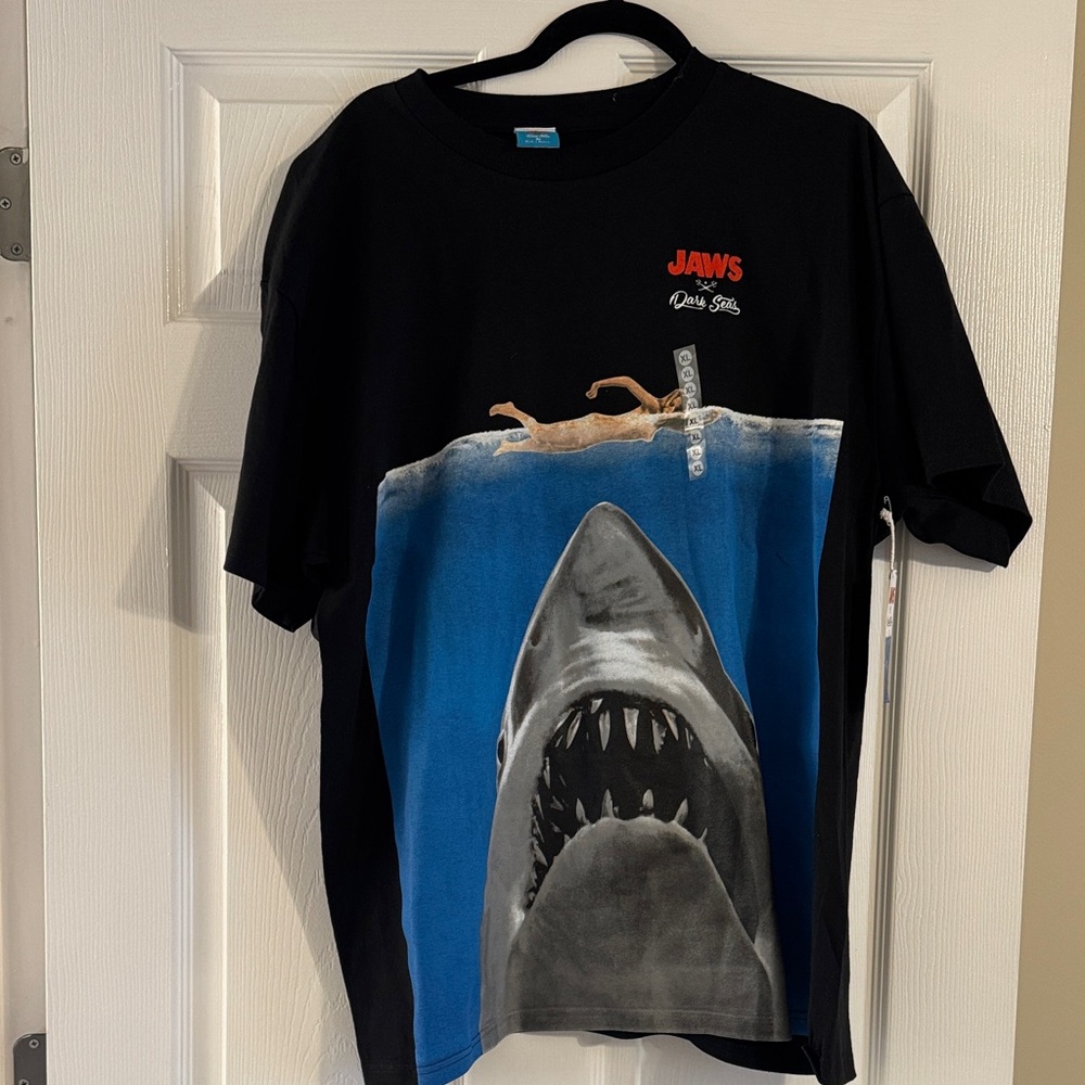 Jaws Black Graphic Men's T-Shirt